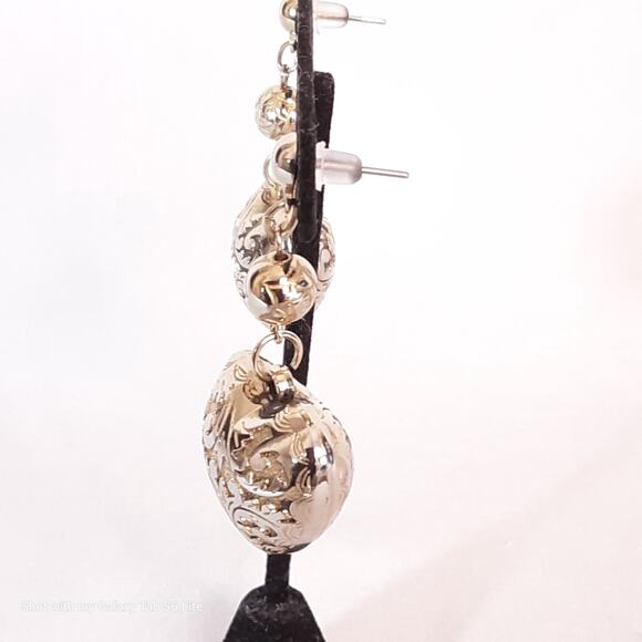 Orante Hollow Heart Dangling Earrings Gold Tone Floral Pattern - Picture 4 of 9